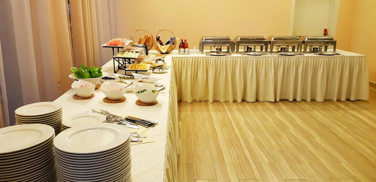 Hotel Plaza 3*
