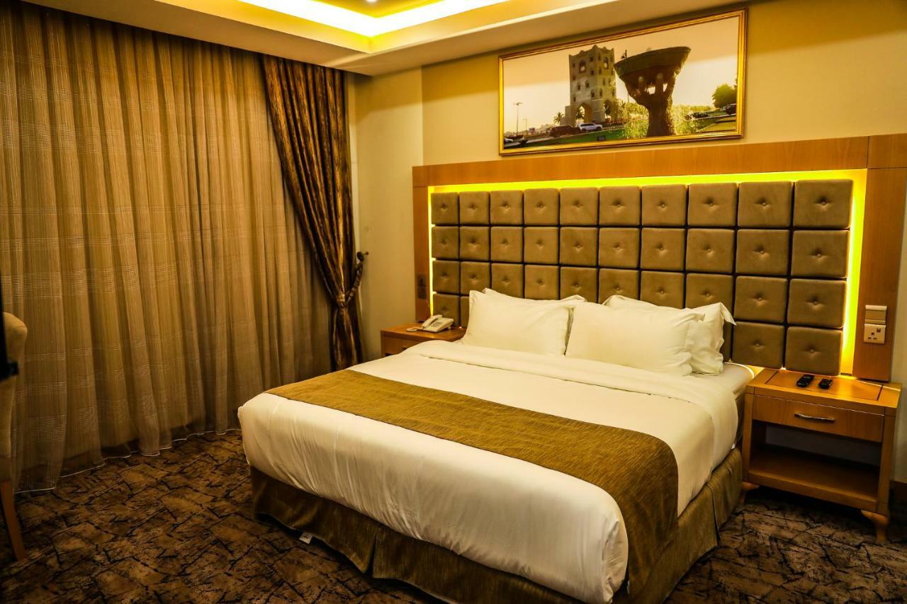 Plaza Hotel 3*